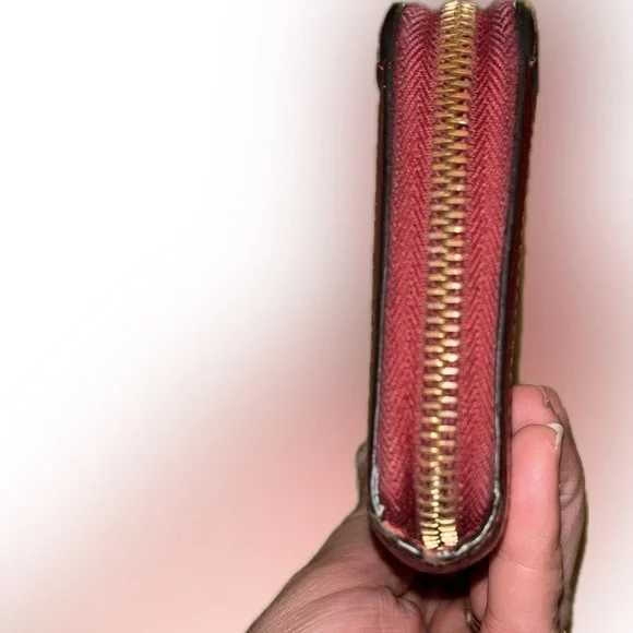 COA Gucci x Doraemon Zip Around Long Wallet - Picture 9 of 12